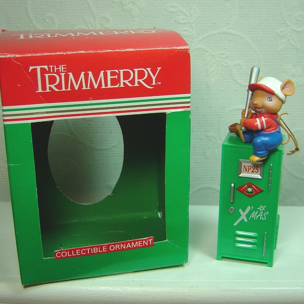 1997 Lustre Fame Trimmery ornament-mouse baseball player on locker--4 1/2" tall